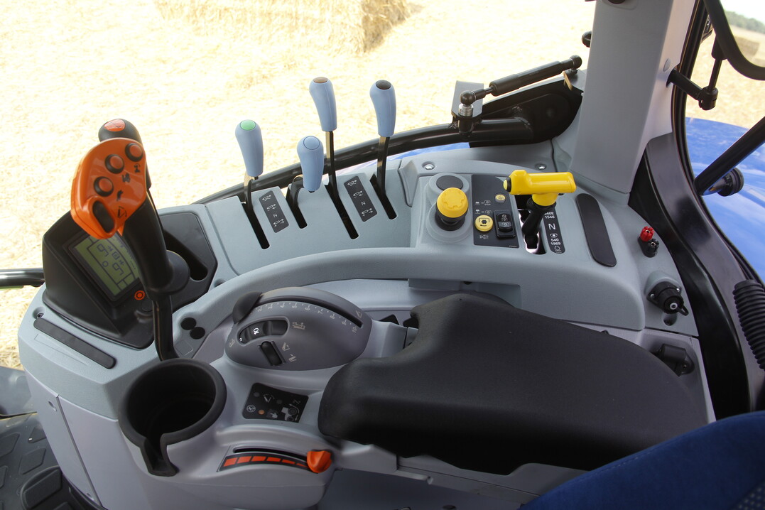 Die Kabine ist wie bei herk�mmlichen Traktoren aufgebaut.