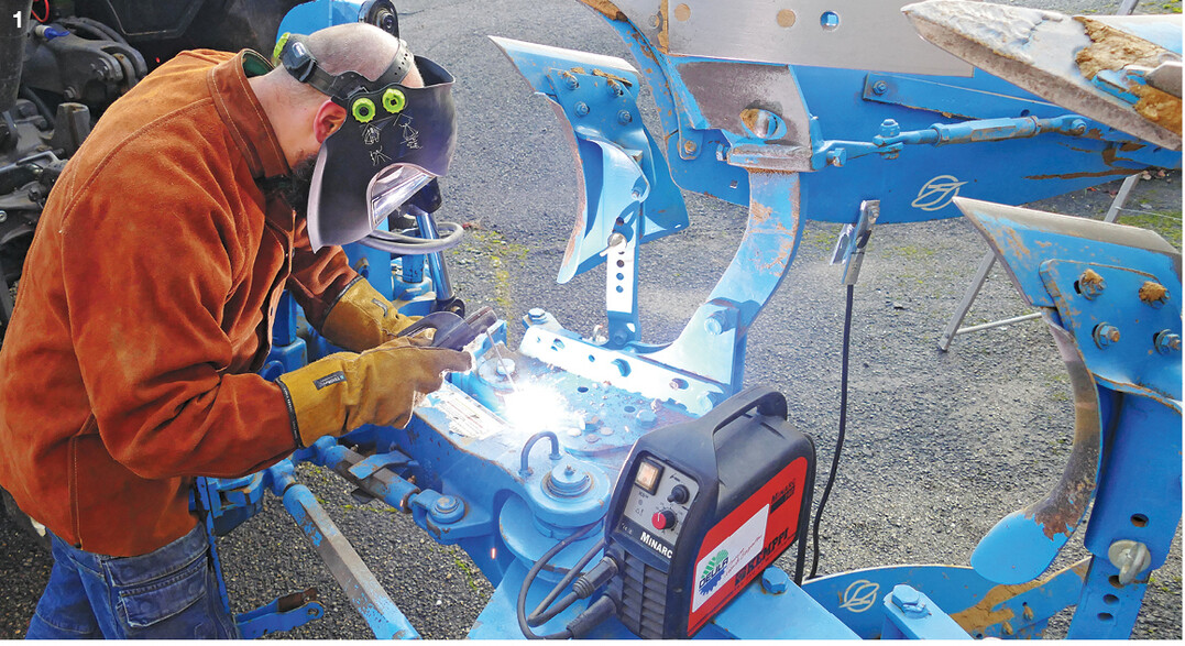 Auf dem Hof gibt es immer etwas zu schwei�en. Dann sind Ausr�stung und K�nnen gefragt.