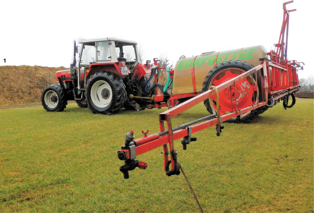 Unmissverst�ndlich verk�ndet die Aufschrift auf dem Tank, dass hier Komposttee ausgebracht wird.