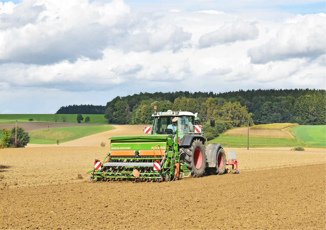 Beim S�en sollte die ver�nderte Flie�f�higkeit des gebeizten Saatguts in der Maschine bedacht werden.