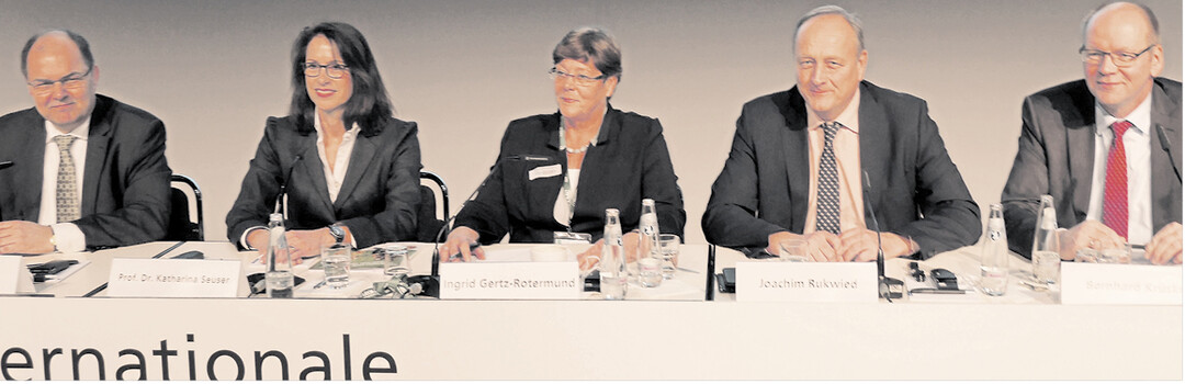 Bundesminister (links) und deutscher Bauernpr�sident (zweiter von rechts) bei der Pressekonferenz zum Auftakt der Gr�nen Woche in Berlin.