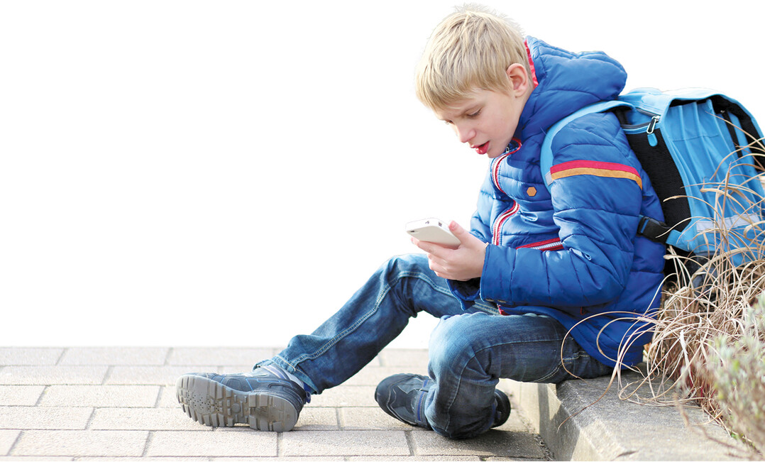 Je mehr sich Kinder mit dem Smartphone besch�ftigen, umso weniger Zeit haben sie f�r das Zusammensein mit Gleichaltrigen.