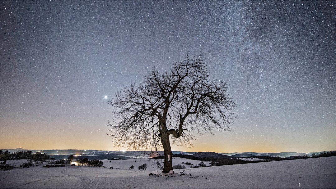 Die hohe Geba in der th�ringischen Rh�n ist ein ganz besonderer Ort, der zum Beobachten des n�chtlichen Sternenhimmels einl�dt.