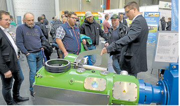 Mehr als 130 Firmen zeigten bei den Biogas Infotagen in Ulm ein komplettes Produkt- und Dienstleistungsangebot rund um die Biogaserzeugung. Erg�nzend dazu gab es 30 gut besuchte Fachvortr�ge.