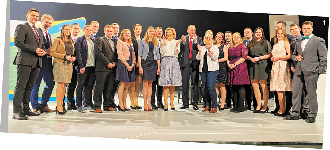 Bundeslandwirtschaftsministerin Julia Kl�ckner und Bauernpr�sident Joachim Rukwied empfangen die Sieger des Berufswettbewerbs der Gr�nen Berufe.