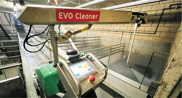 Der Evo Cleaner Reinigungsroboter im Einsatz.
