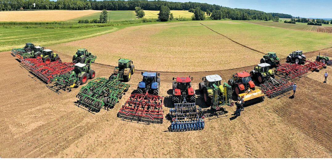 Insgesamt nahmen 13 ausgew�hlte Maschinen an dem standardisierten Versuch in Triesdorf teil.