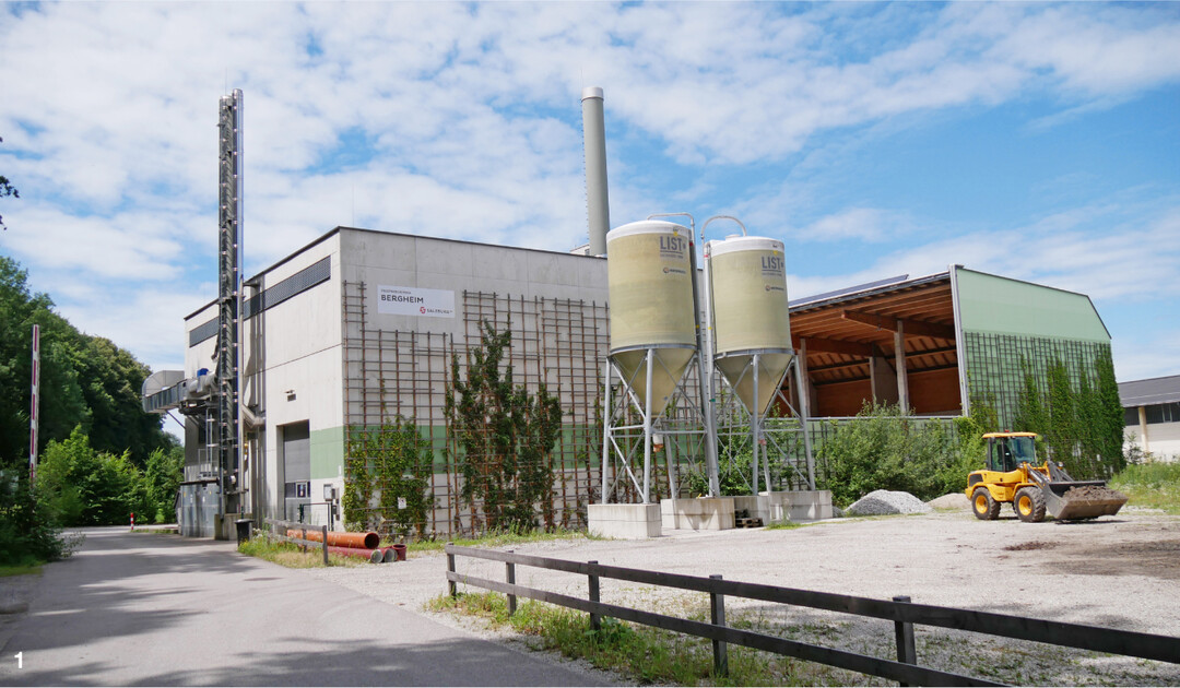 Im �koenergiepark Bergheim verbessern Solarw�rme und die Rauchgaskondensation des Biomassekessels die Gesamteffizienz.