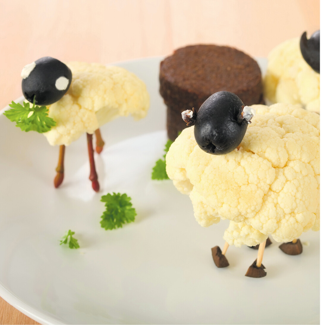 Mit Essen soll man doch eigentlich nicht spielen. Richtig, aber zugegebenerma�en sind diese Blumenkohll�mmer sehr niedlich und fast zu schade zum Essen.