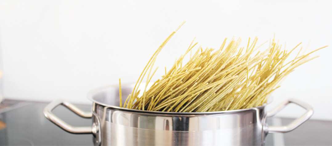 Nudeln aus H�lsenfr�chten, hier aus Edamame, sind genauso schnell und einfach in der Zubereitung wie �bliche Pasta.