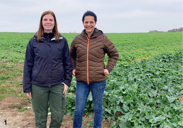 Unterwegs in Sachen Biosicherheit: Sophia Rannenberg (l.) und Eva Sailer (r.) vom Beratungsteam Nord unterst�tzen Schweinehalter, die ihre Betriebe vor dem Eindringen unliebsamer Krankheitserreger sch�tzen wollen.