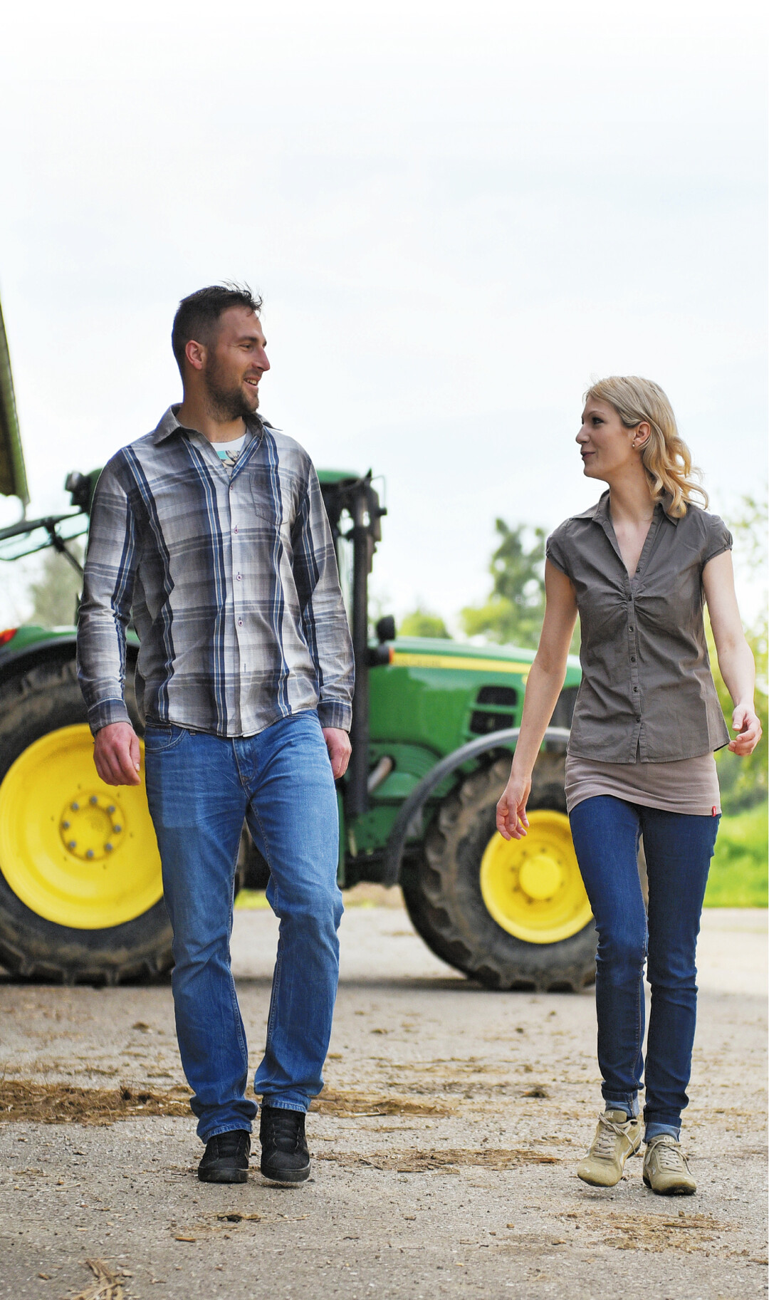 Wer zum Partner oder zur Partnerin auf den Hof zieht, ver�ndert nicht nur das eigene Leben. Um den gemeinsamen Weg erfolgreich gehen zu k�nnen, muss sich das ganze famili�re Gef�ge neu definieren.