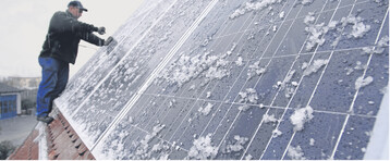 Trotz sinkender Einspeisevergütungen lohnt sich nach wie vor für Hausbesitzer und Unternehmen der Bau einer Fotovoltaikanlage.