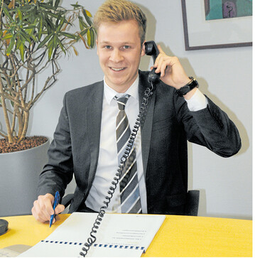 Daniel Holzwarth arbeitet als Betreuer Landwirtschafts- und Agrargewerbe/Erneuerbare Energien bei der S�dwestbank. Dort kann er seine Leidenschaft f�r Zahlen mit der Landwirtschaft verbinden.