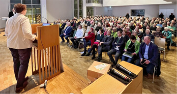 Ern�hrung  regional und nachhaltig. Geh�rt Fleisch dazu? Unter diesem Motto lud der Kreisbauernverband Ulm-Ehingen Landwirte und Verbraucher in das Ulmer Stadthaus ein.