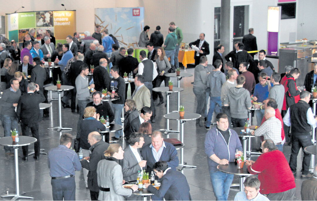 �ber 1200 Besucher hat der 5. LBV-Unternehmertag in das Stuttgarter Congresscenter (ICS) gelockt. Die Informationsst�nde der Sponsoren waren in den Pausen gut besucht, viel wichtiger war aber der rege Austausch unter den Berufskollegen.