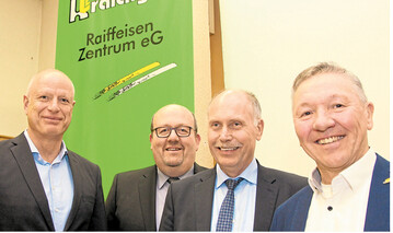 Agrarwirtschaft und Agrarverwaltung trafen sich in der Gemeindehalle in Sinsheim-Hoffenheim, v. r.: Friedhelm Zoller, Dr. Konrad Rühl, Dieter Schleihauf und Jürgen Freudenberger.