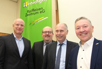 Agrarwirtschaft und Agrarverwaltung trafen sich in der Gemeindehalle in Sinsheim-Hoffenheim, v. r.: Friedhelm Zoller, Dr. Konrad R�hl, Dieter Schleihauf und J�rgen Freudenberger.
