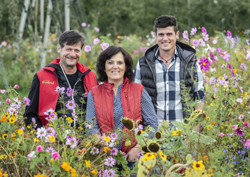 Familie Bernhard in ihrer Bl�hfl�che aus dem vergangenen Jahr.