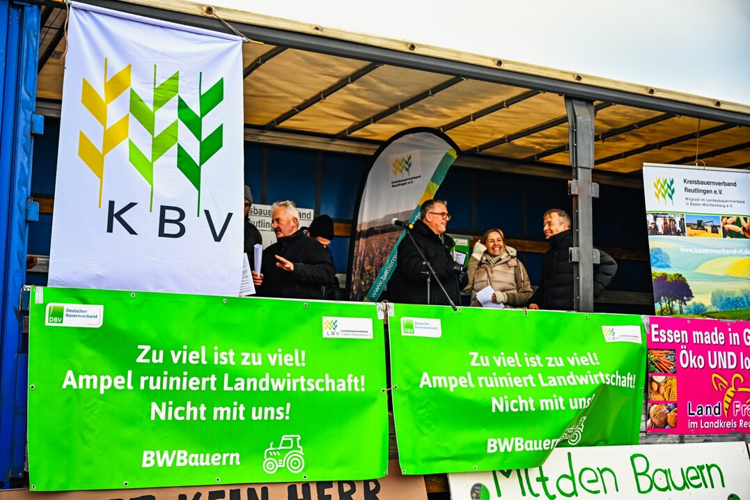 Vom 8. bis 15. Januar 2024 finden in ganz Baden-Württemberg, wie hier in Reutlingen, und bundesweit Proteste und Demonstrationen von Landwirten statt. Hintergrund sind die geplanten Beihilfe-Kürzungen der Bundesregierung.