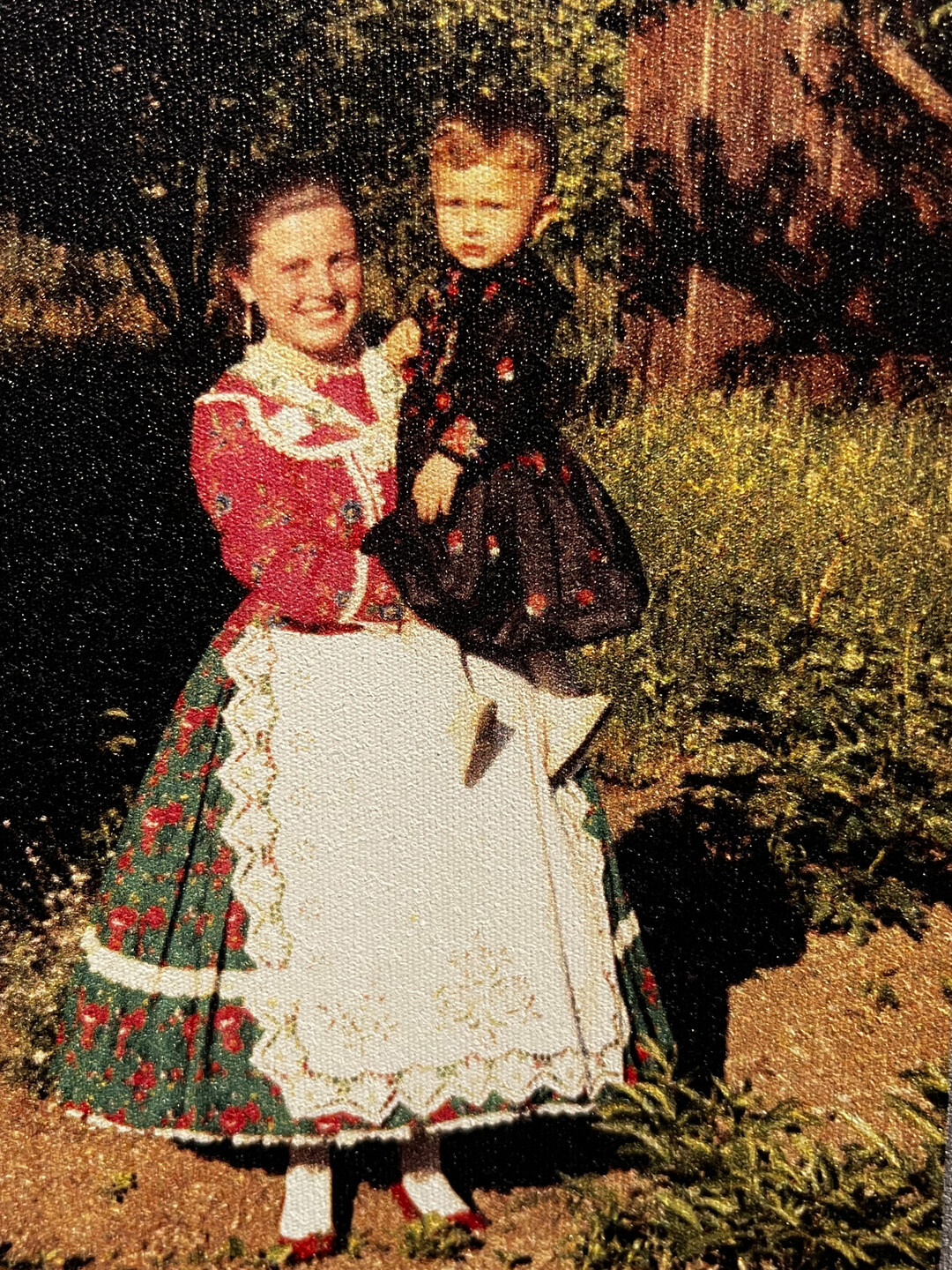 Katharina Märcz in ihrer ungarischen Tracht.