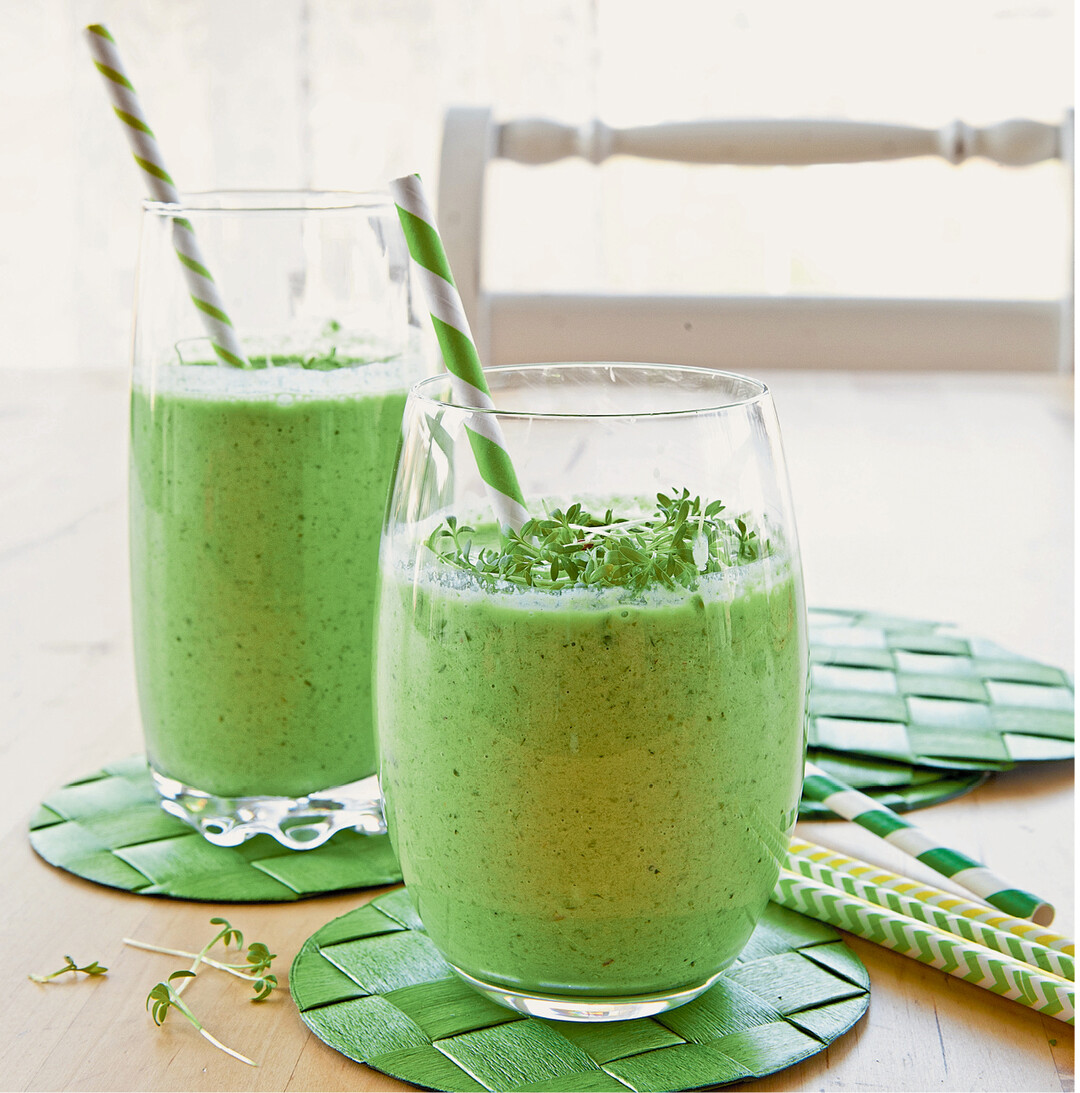 Gegen die Fr�hjahrsm�digkeit hilft ein Vitamin-Kick. Jetzt gedeiht Kresse gut auf dem Fensterbrett. Mit ihren leicht scharfen Senf�len peppt sie jeden Salat auf. Zusammen mit etwas Apfel und Banane l�sst sich ein feiner gr�ner Smoothie mixen.