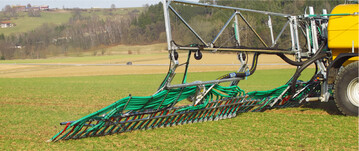 Gef�rdert werden Maschinen und Ger�te zur Wirtschaftsd�nger- und Pflanzenschutzmittelausbringung und zur mechanischen Unkrautbek�mpfung.