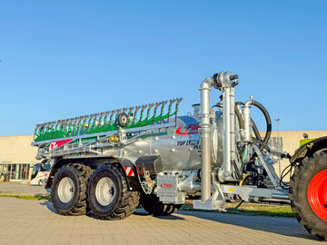 Die neuen Vakuumf�sser von Fliegl fassen bis zu 20 Kubikmeter.