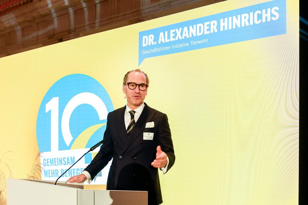 Dr. Alexander Hinrichs, Gesch�ftsf�hrer der ITW, dankte allen Wegbegleitern f�r ihr Engagement. 