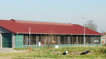 1 Optimal f�r einen effizienten Luftaustausch sind Milchviehst�lle mit hohen Traufen und ohne windbremsende Hindernisse.