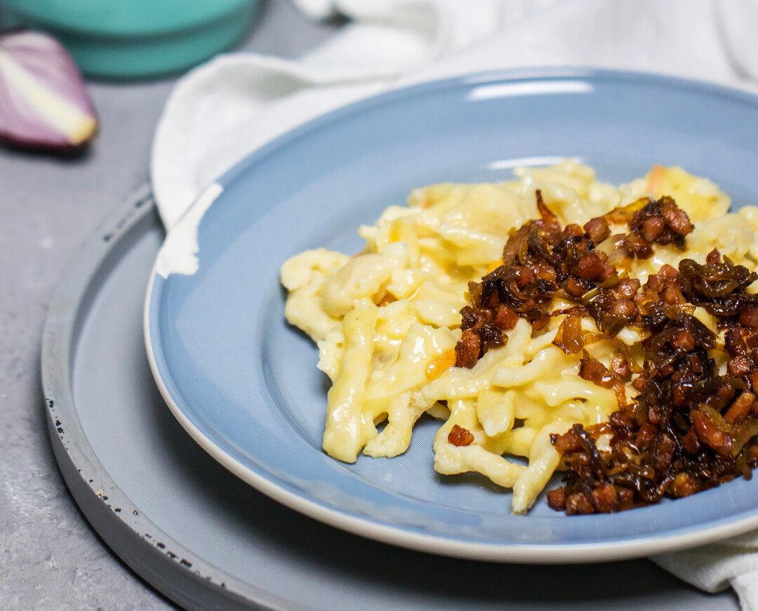 Kässpätzle mit Zwiebel-Speck-Schmelze