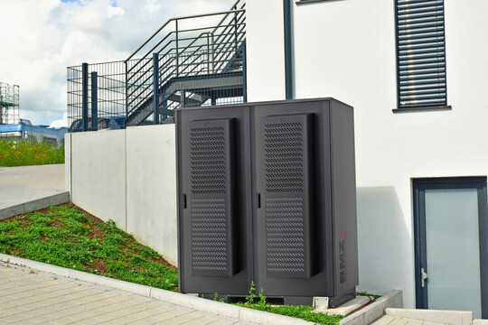 Die Stromspeicher sollen helfen, Energiekosten zu senken und unabhängig vom Netzbetreiber zu werden.