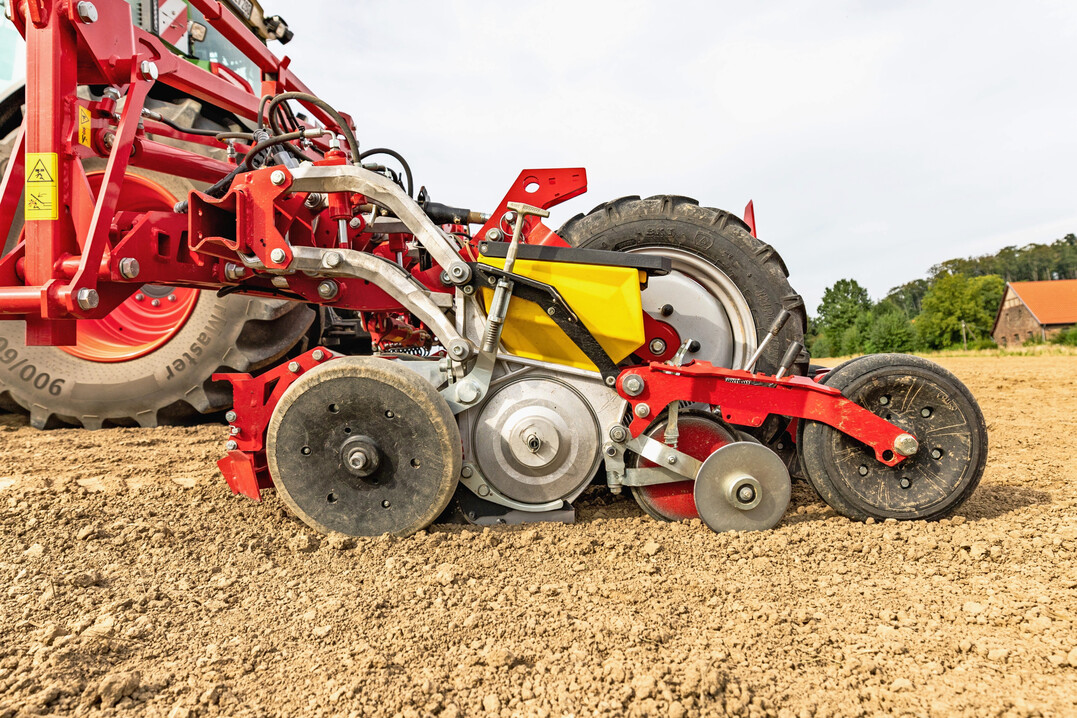 Mit der hydraulischen Druckunterst�tzung kann auf wechselnde Bodenbedingungen reagiert werden.