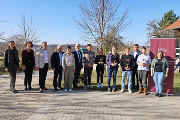 So sehen Sieger aus: Stellvertretend f�r den LBV gratulierten die Vizepr�sidenten J�rgen Maurer und Hans-Benno Wichert sowie der Kreisvorsitzende Gebhard Aierstock den Siegerinnen und Siegern. 