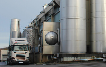 Die Milch ist knapp: Durch die geringere Anlieferungsmenge standen die Hersteller teilweise vor der Entscheidung, in welche Produktionsrichtung der Rohstoff priorisiert gelenkt werden sollte. Magermilchpulver und Butter wurden verst�rkt hergestellt. 