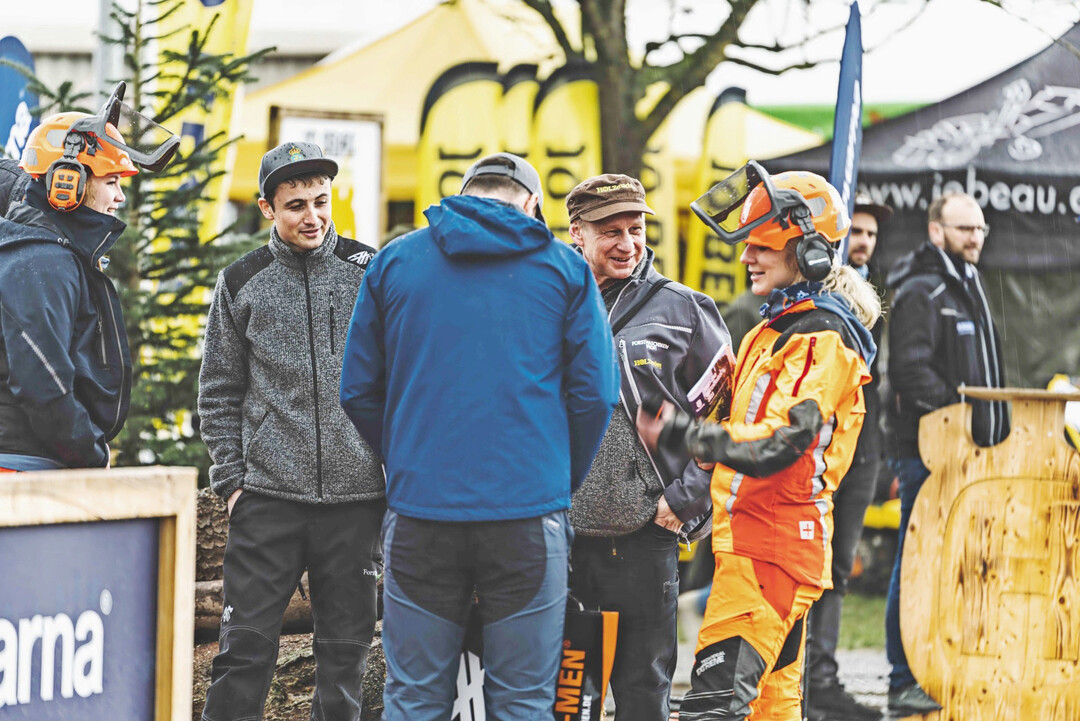 Treffpunkt auf der Forst live in Offenburg: Alleine das Freigelände bietet mit seinen 46.000 Quadratmeter Platz für die Demonstration von Neuheiten und bewährten Maschinen und Geräten namhafter Hersteller und Vertriebsfirmen.