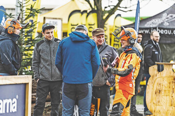 Treffpunkt auf der Forst live in Offenburg: Alleine das Freigel�nde bietet mit seinen 46.000 Quadratmeter Platz f�r die Demonstration von Neuheiten und bew�hrten Maschinen und Ger�ten namhafter Hersteller und Vertriebsfirmen.