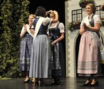 Jutta Häfele übergibt die Krone an Regina Mack