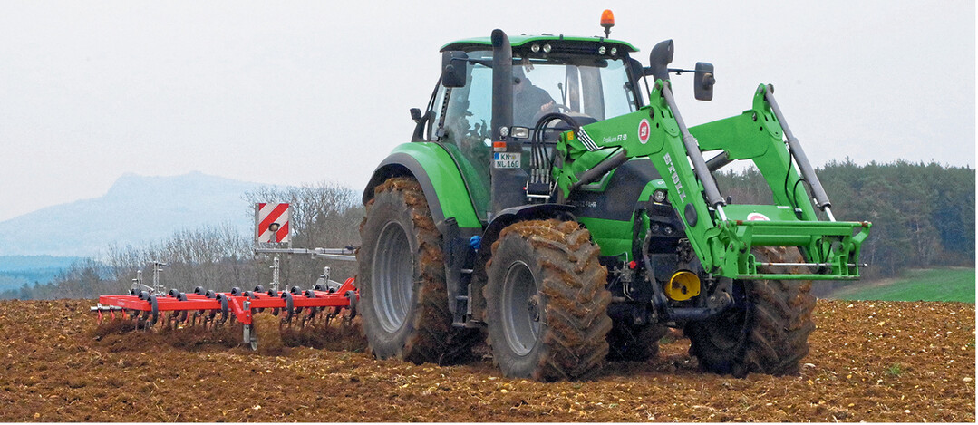 Eine Reduktion des Glyphosat-Einsatzes auf die Zeit vor der Saat oder der Einsatz einer Federzinkenegge, wie auf dem Foto gezeigt wird, k�nnten die eingesetzte Menge an Glyphosat in Zukunft reduzieren und trotzdem den Boden schonen.