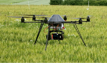 Optische Erkennung von Unkräutern im Bestand mit Hexakopter-Kamera.