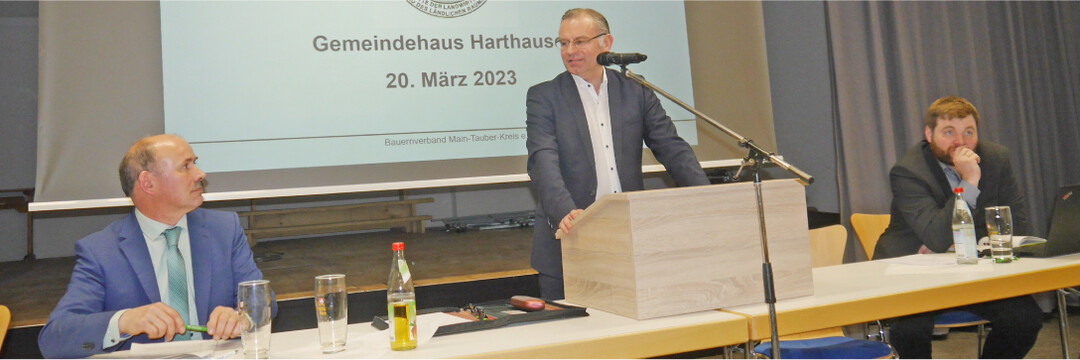 Die Akteure der Delegiertenversammlung des Bauernverbandes Main-Tauber, von links: Vorsitzender Reinhard Friedrich, Gastredner Norbert Lins und Gesch�ftsf�hrer Stefan Fr�ber.