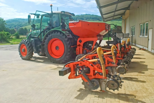 1 Injektionsger�t f�r Festd�nger in Mais von Rauch DeePot 32.1