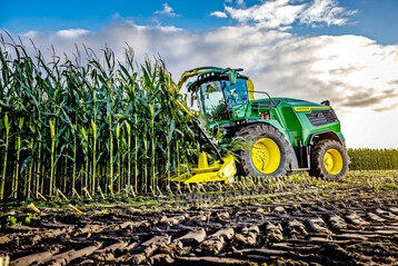 Die Motoren der neuen H�cksler haben bis zu 1020 PS und sind mit der HarvestMotion-Technologie ausgestattet.� 