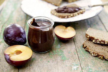 Pflaumen-Aufstrich mit Zartbitterschokolade