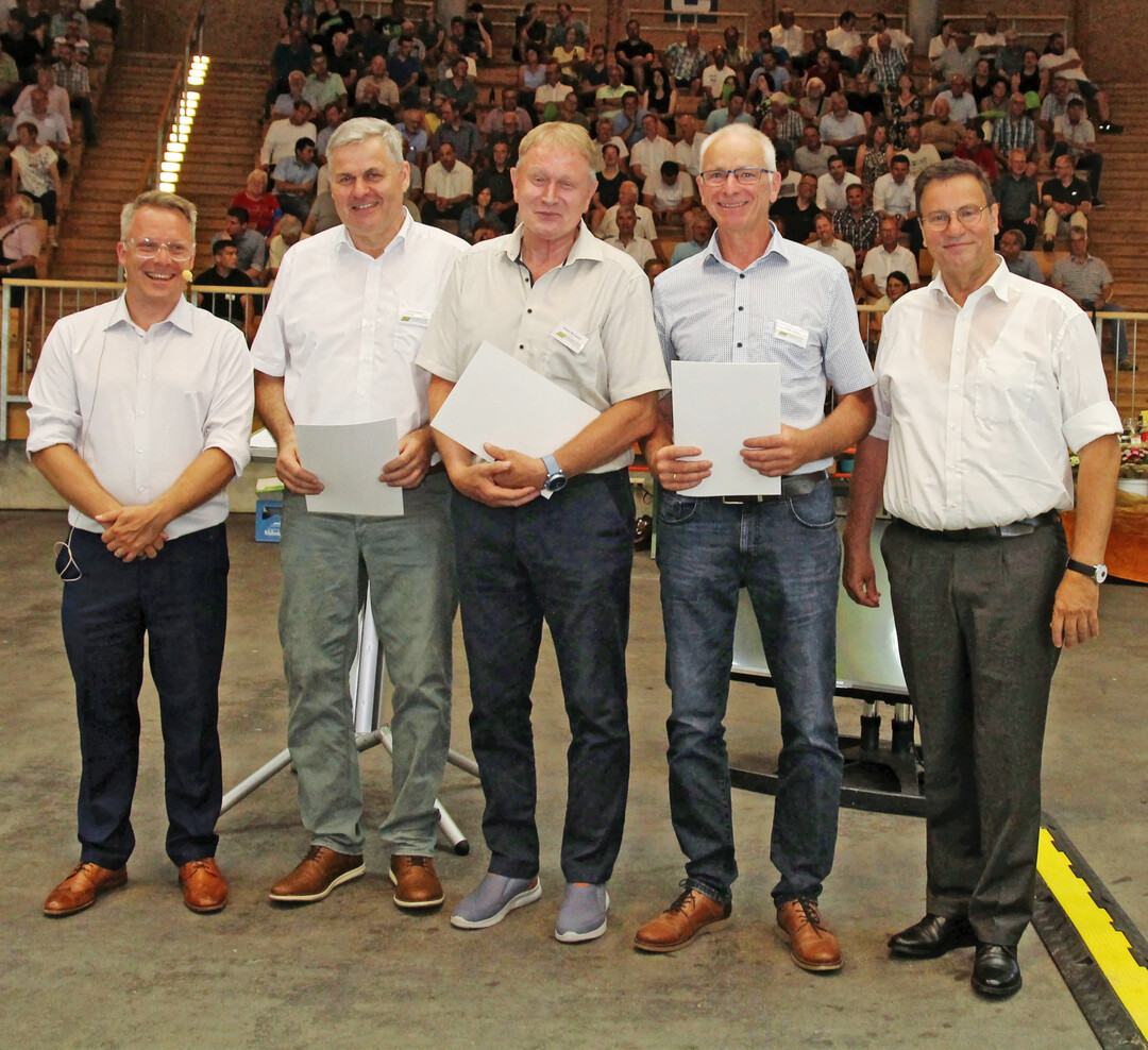Abschied vor großem Publikum in der Arena Hohenlohe, v. l.: Patrick Schmelzle, Ulrich Kühnle, Dieter Biermann, Hugo Sekler und Peter Hauk.
