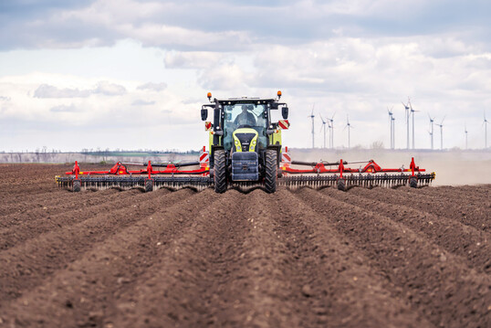 F�r einfachen Transport und platzsparende Lagerung ist der Rahmen f�nfteilig klappbar und kommt auf so auf  2,95�Meter Transportbreite. 
