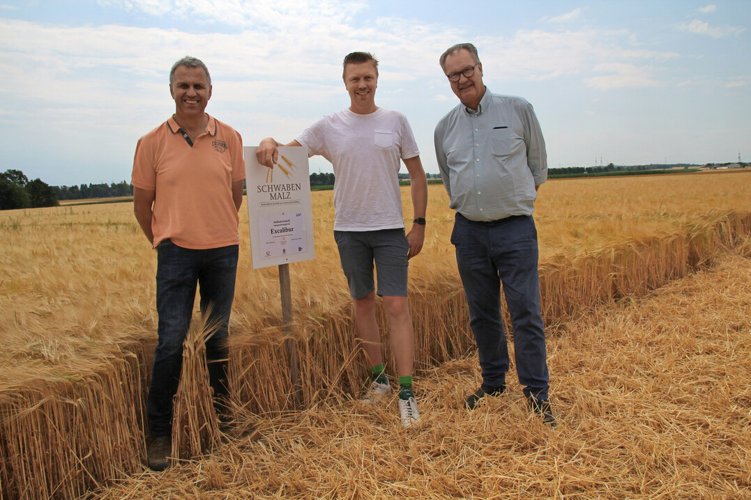 Organisatoren der Braugerstenrundfahrt im Raum Ulm (v. r.): Andreas Hiby-Durst, Vorsitzender der Landesbraugerstenstelle, Magnus H�u�ler und Fachberater Karl-Otto Sprinzing.�