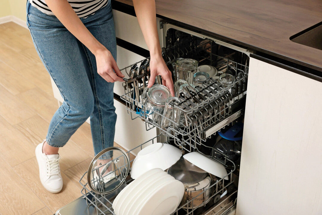 Geschirrsp�ler geh�ren zum festen Mobiliar in deutschen K�chen. Ob sich der Austausch gegen ein energieeffizienteres Modell lohnt, muss im Einzelfall beurteilt werden.