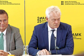 Alois Rainer, Bundesminister f�r Ern�hrung, Landwirtschaft und Heimat (r.), und der baden-w�rttembergische Landwirtschaftsminister Peter Hauk, Vorsitzender der Agrarministerkonferenz.