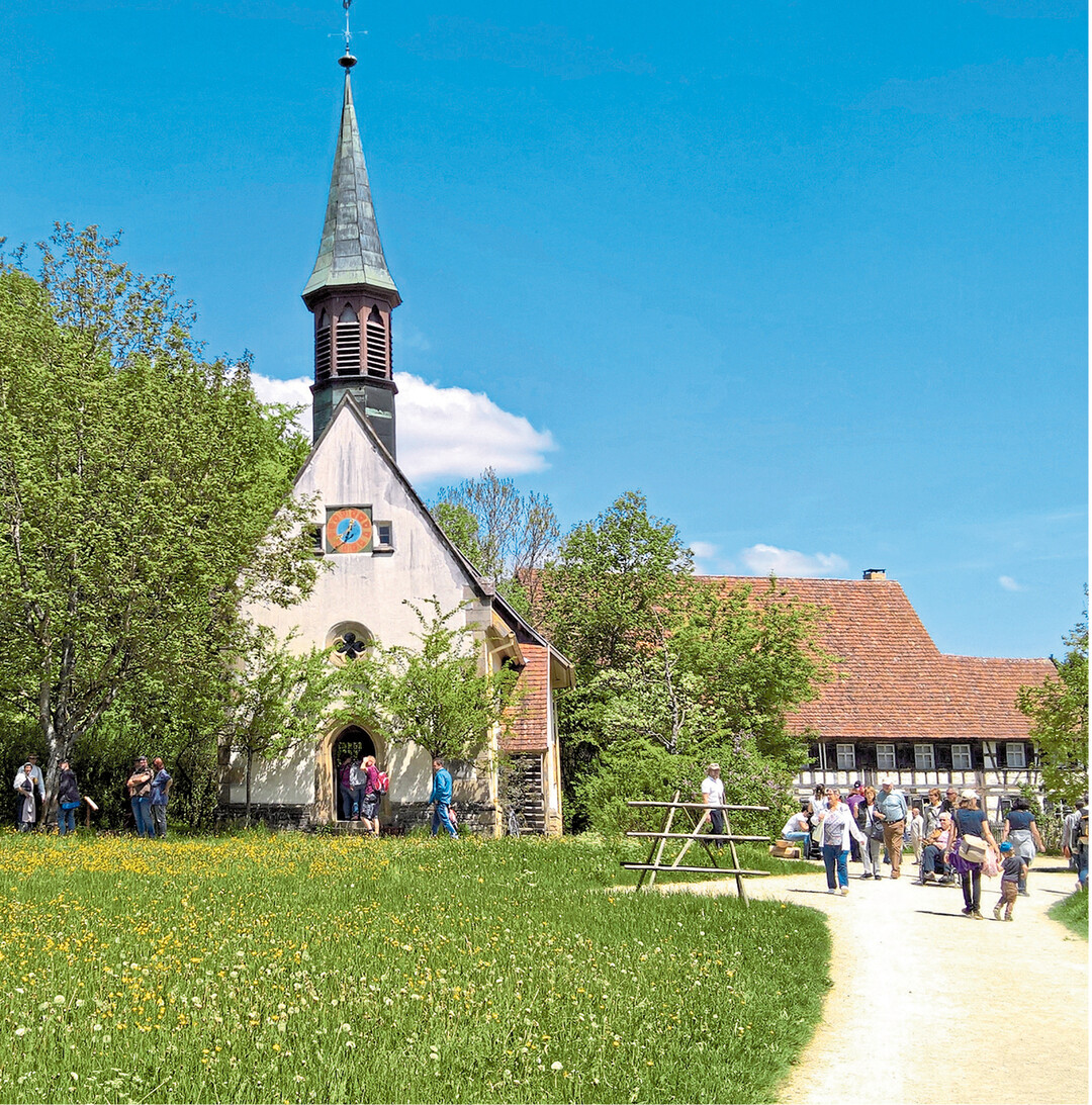 Bei den Sieben im S�den" gibt es sonntags immer was zu erleben. So findet im Freilichtmuseum Neuhausen ob Eck am 22. April von 11 bis 17 Uhr die Fleckviehschau-Pr�mierung und der Jungz�chter-Wettbewerb mit dem Fleckviehzuchtverein Schwarzwald-Baar-Heuberg statt. Dazu gibt es Wissenswertes rund um K�he und Milchverarbeitung.